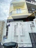 bán nhà 3 tầng, căn góc, hxh, phú định, quận 8 (dt 4.11m, nở hậu 5.5m x 12.6m)