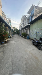 bán nhà hoàn công trệt lầu sau lưng siêu thị go dĩ an gần đường hai bà trưng - đường ôtô - giá tốt