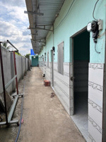 bán gấp 1 nhà cấp 4 + 13 phòng trọ mới xây ở sg, 12*60, cách đường lộ lớn chỉ 30m giá 1,3 tỷ shr