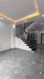 chính chủ cho thuê nhà mới xây, 3 phòng ngủ đủ điều hòa, nóng lạnh, tử lạnh, máy giặt...