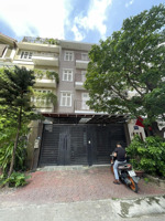 cho thuê liền kề trung văn vinaconext 3,dt 100m2,5 tầng nhà đẹp làm văn phòng,giá 33tr/th vào luôn