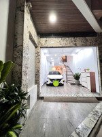 bán gấp căn nhà 5 tầng dân xây rất cẩn thận, gaza ô tô 7 chỗ, nội thất cao, về chỉ việc ở