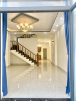 cho thuê nhà nguyên căn mới xây 1 trệt 1 lầu - gần phú mỹ hưng q7 - xe hơi vào tận nhà