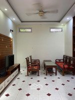 cho thuê nhà riêng nguyên căn ngõ 67 thái thịnh. dt 55m*4t*mt 4m, đcb. giá 13tr/th