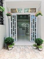 giảm sâu 1 tỷ giá mới 8.3 tỷ (còn tl) hẻm nhựa lớn xe tải tránh nhau dòng tiền 20 triệu