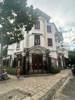 hạ giá bán góc 2 mặt tiền bát nàn - dt 10x20m - 4 tầng thang máy - 120tr/th - giá 44 tỷ