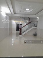 cho thuê nhà phố lô nhì phạm hữu lầu q7-5x25m+3l,6pn,6wc+ntcb+ sân trước*giá chỉ : 23tr / tháng .