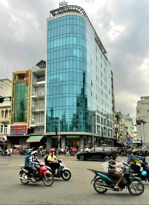 tòa nhà góc 2mt trần hưng đạo quận 5 - dt 10x37m - cn 3.500m2 - 11 tầng - hđt 850 triệu - 290 tỷ