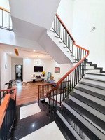 bán nhà 3 tầng, đường 7,5 ngay ngã tư diên hồng+ 29/3. 8.5 tỷ. chính chủ xây ở. kết cấu đảm bảo