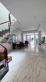 nhà 3 tầng hxh hoàng văn thụ 75m (4,5x17) 1 trệt 2 lầu 4pn