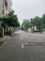 cần bán nhà 4 tầng khu tđc giang biên ,dt 40m2 đường trước nhà 13m vỉa hè 2,5m, vew cực thoáng