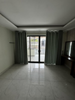 cho thuê nhà 740/ sư vạn hạnh q. 10 (vạn hạnh mall) dt: 4x20 trệt 3 lầu, 5 phòng + st