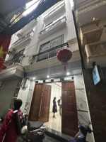 bán nhà đê la thành, đống đa 39m, 5 tầng có thang máy, mặt ngõ kinh doanh, 12.2 tỷ