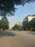 chỉ 25.8 tỷ. vị trí ngay gần mặt tiền trần lựu, kế lương đình của. dt(5x20m). ctxd: hầm+5 tầng