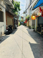 hẻm xe hơi gần mt thành thái q10. (3.7m x 11m, nở hậu). nhà cũ tiện xây. giá 8 tỷ tl