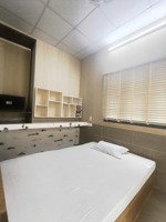 chính chủ cho thuê phòng full nội thất, cửa sổ to thích quảng đức phú nhuận