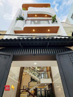 hàng ngộp giá tốt 3tỷ9/75m2 xe hơi vào nhà đường hồ xuân hương -q3, gần bv da liễu, cho thuê 25tr