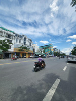 chủ cần bán đất siêu vip mặt đường tại hồ sen. dt:191,3m2 - mt 3,5m.