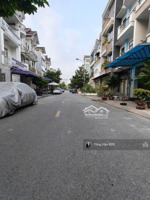 nhà 4 tầng kdc phú hồng thịnh gần tuyến metro số 1. dt: 60m2 gồm 4pn- 4wc. đường 8m. giá: 5.9 tỷ tl