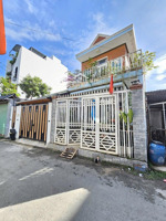 nhà 2 tầng đường gs 18 (bigc go!) dt: 75.2m2 (5x 15.2m). gồm 2 pn- 2wc. đường 6m. giá: 5.5 tỷ tl