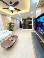 đào tấn, ba đình, bán gấp nhà 67m2, 5 tầng thang máy , ngõ thông, 2 thoáng trước sau . 20.8 tỷ