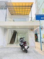 cho thuê nhà đẹp góc 2 mặt tiền số: 405b sư vạn hạnh, quận 10. dt: 4x17, trệt, 1 lầu, trống suốt.