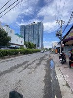 bán đất lô nhì đường phú thuận quận 7
cách phú mỹ hưng 150m hẻm xe hơi giá chỉ 8,3t