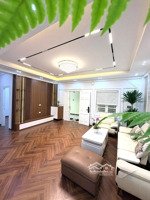 hiếm - căn hộ 3n 2 wc - phố đốc ngữ - tt ba đình - 3 bước ra hồ tây - sổ đỏ lâu dài - ở sướng -