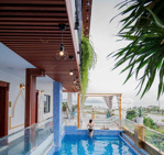 bán khách sạn 3 sao view hồ bơi ngắm pháo hoa & quảng trường biển quy nhơn