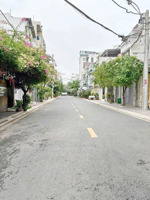 bán nhà 9 x14 m giá 14,9 tỷ p bình thuận quân khu 7