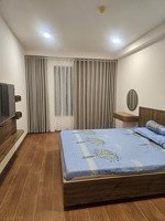 chủ nhà đi định cư- cần cho thuê gấp căn 2pn2wc full nội thất view công viên 87m2 giá 10triệu/tháng