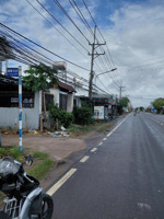 8 thửa đất liền nhau, mặt tiền đường ôtô 1 sẹc cách hùng vương 200m. có thổ cư từng thửa. 6tr/m2