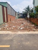 chính chủ bán lô đất 300m2 có thổ cư ngay ubnd trảng bàng, sổ hồng riêng, chỉ 700tr