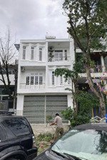 cho thuê nhà mặt tiền 15 nguyễn tất thành 7 phòng ngủ và 8wc, thích hợp kinh doanh