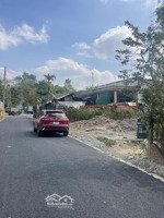 11,7m ngang có 120m odt đất ngay ngã 4 hoà lợi đường vào visip2 và trung tâm tp mới đường nhựa 6m