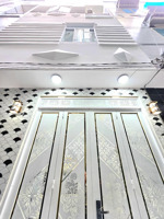 bán nhà đẹp - xe hơi tới gần nhà - giáp quận 7