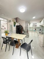 thích quảng đức - phú nhuận - ra hẻm xe hơi thông - sổ riêng - nhà đẹp