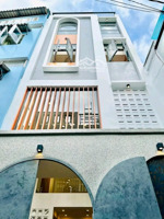 cần nhượng lại căn nhà 42m2 giá 2tỷ350tr cực tốt sổ riêng đường phan văn trị p11 bình thạnh ạ.