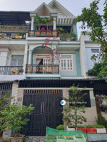 nhà xinh dt 5x15, xây full 2 lầu, đường 10m thông gần chợ đại hải hóc môn