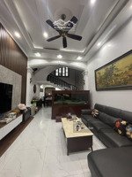 bán nhà độc lập dân xây tại văn cao, 91,2m2 4 tầng, có sân cổng riêng, đường 10m, giá 8,5 tỷ