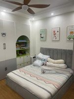 cực ngon- chỉ 320tr/m2, ngang 6,8m mặt tiền đinh tiên hoàng q1. 6,8x 20m 6 tầng -32 tỷ - dt 80tr/th