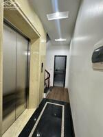 Bán nhà La Thành xây mới tinh 5 tầng thang máy hiện đại ngõ thông kinh doanh nhỏ 40m giá 12 2 tỷ .