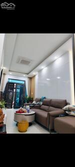 Bán nhà Hoàng Hoa Thám 35m2 nhà mới kinh doanh tốt 2 thoáng nở hậu 13.5 tỷ