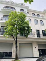 cắt lỗ liền kề 63m sao biển gần chung cư, vincom, hướng tn ban công to. giá tốt: 10 tỷ