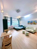 căn hộ 40m2 ban công, giặt riêng, ngay công viên lê văn tám, hồ con rùa, vòng xoay đakao q1