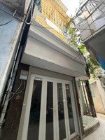 bán nhà 3 tầng 30m2 3 pn hẻm 687 lạc long quân. giá 3,95 tỷ