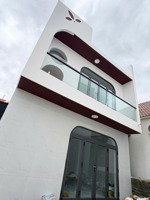 bán nhanh nhà mới xây sắp hoàn thiện