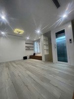 iêu phẩm láng hạ - lô góc 3 thoáng -6 tầng thang máy-ngõ xe ba gác - 100m ra phố - khu hiếm nhà bán