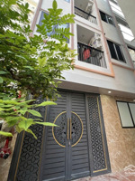 toà chdv hoàng quốc việt, 132m2*7t, mt 11m, 30 phòng kk, lô góc, ô tô, đủ pccc, dòng tiền 8%/ năm!