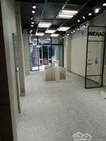 hxh 3 tháng 2 q10 gần cao thắng, dt 3.5x10, trệt 1 lầu mới, kd shop, vp, nail